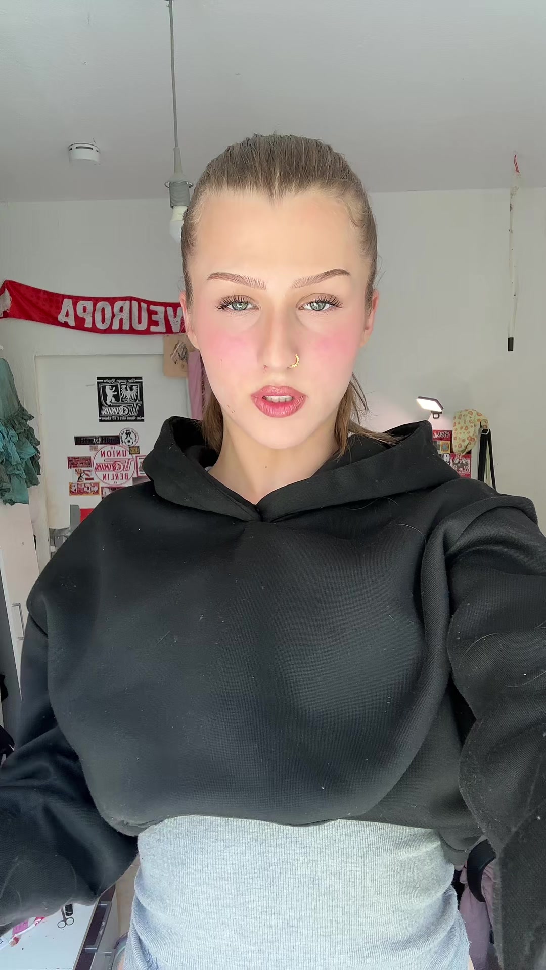 @️
