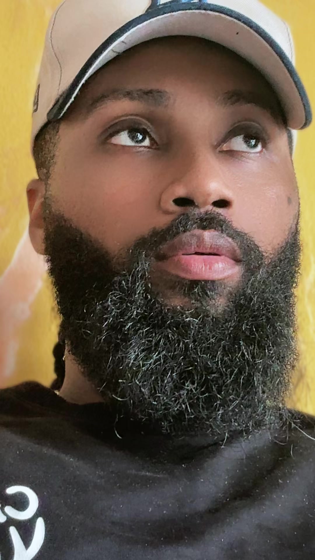 @R&sigma;ƈԋ Aɾƚԋ&upsilon;ɾ on The beat