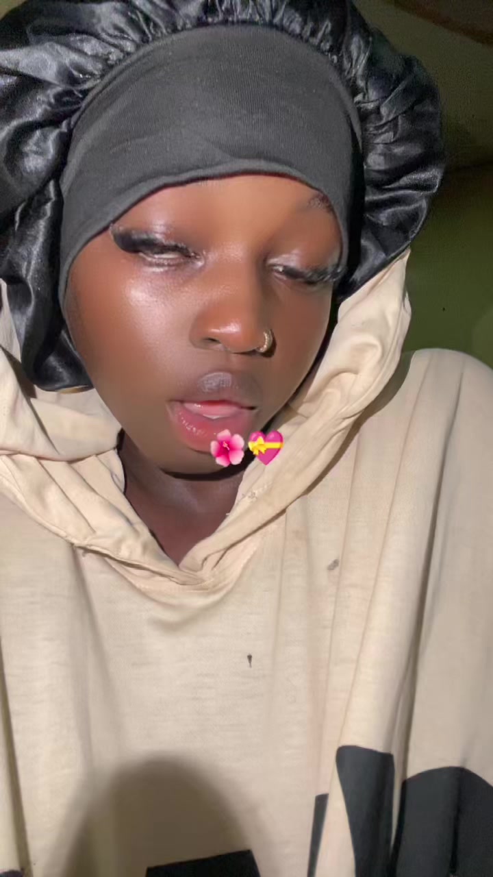 @Pinky_Amina🩷