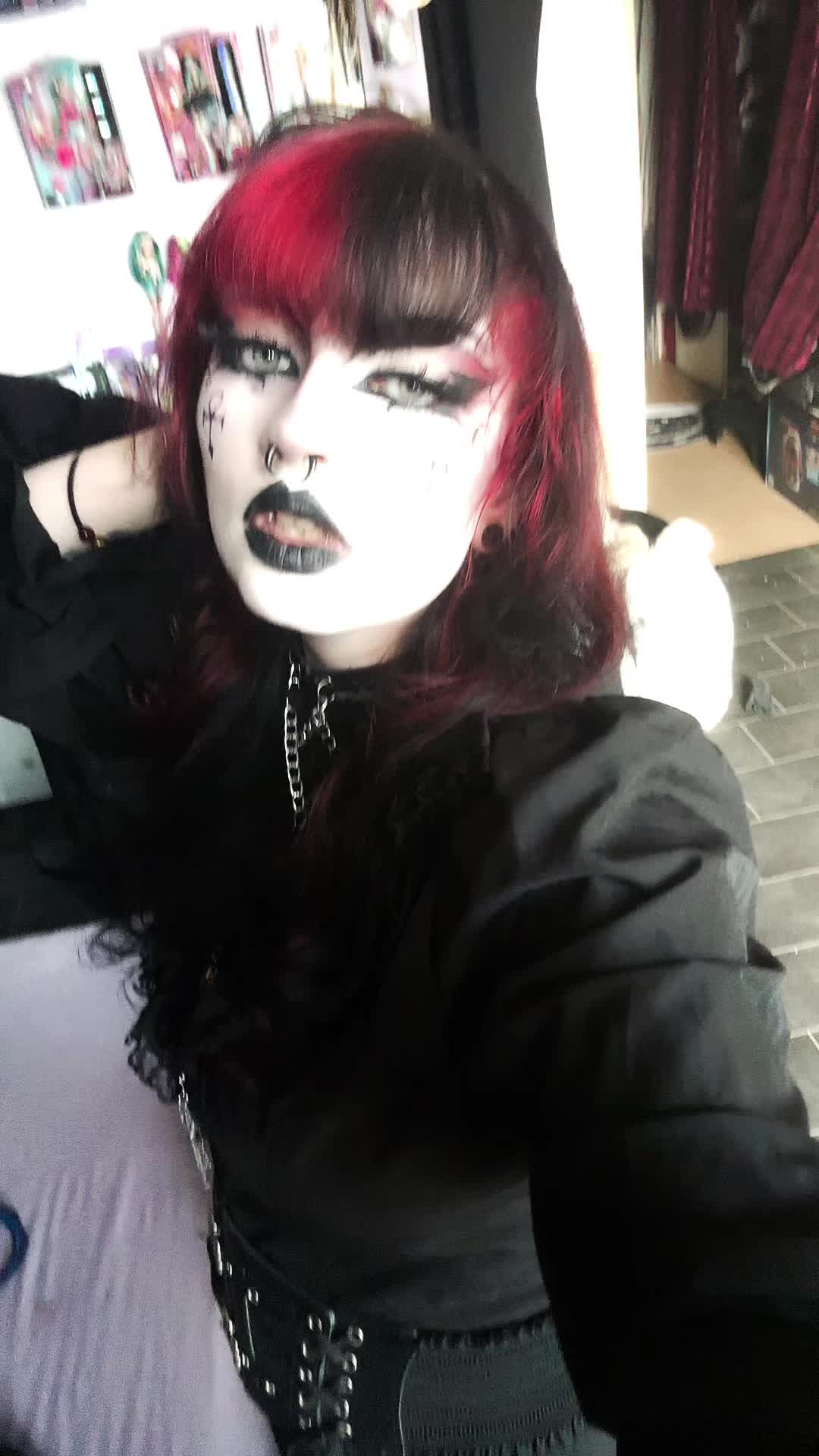 @Vampia🖤