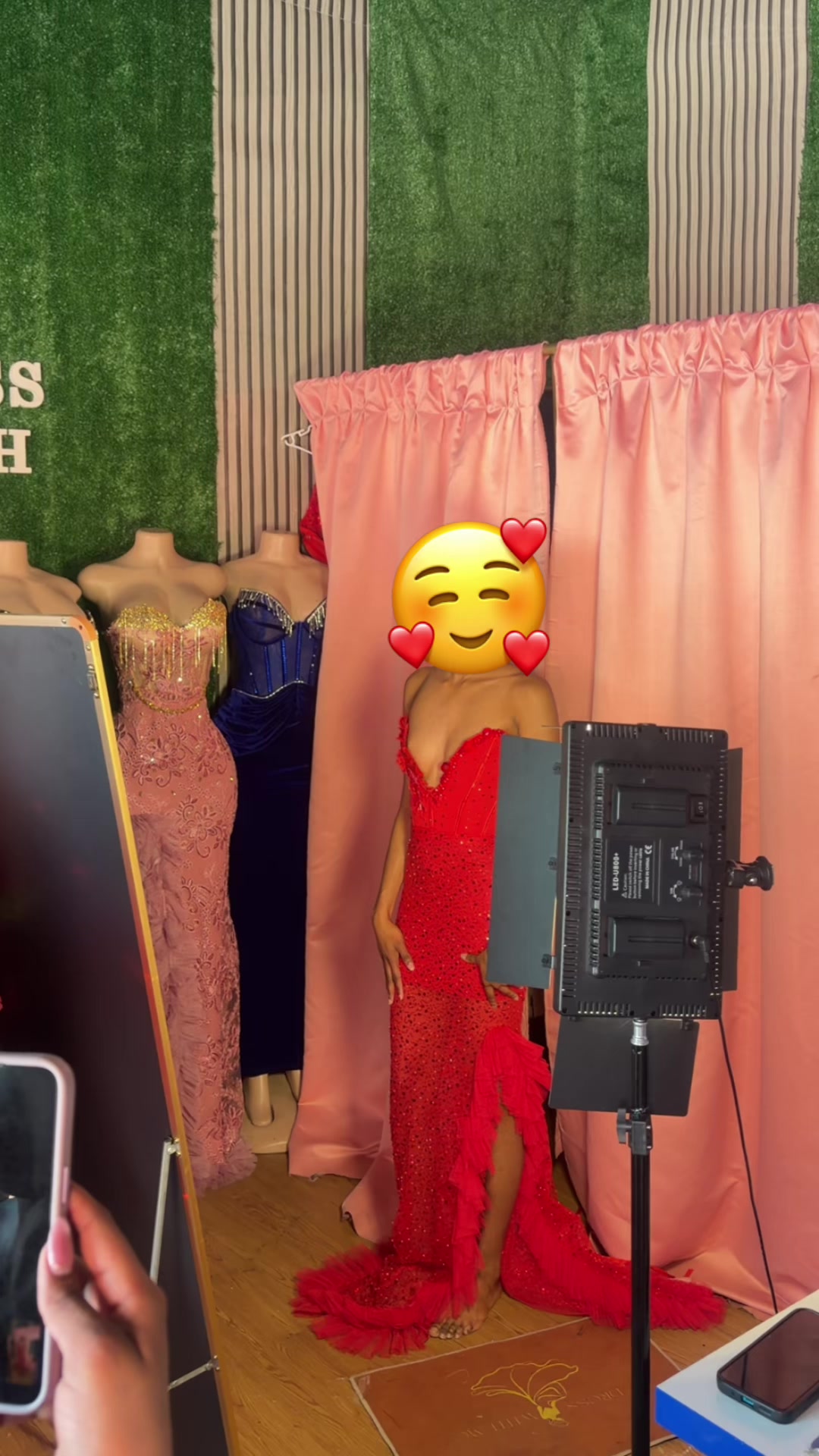 @dresswithme_sm