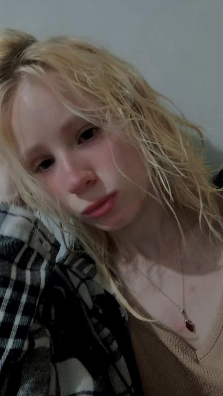 @Анютки🌛