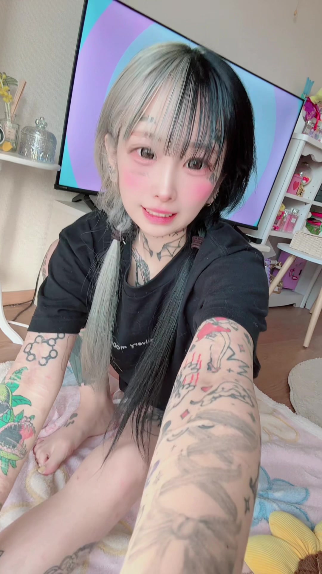 @ひな