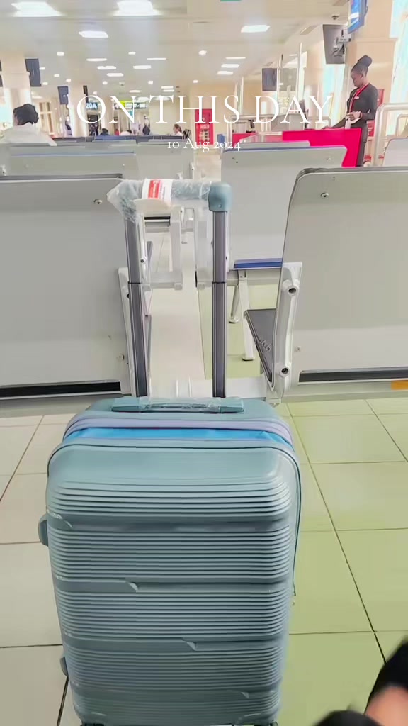@Quëëñý