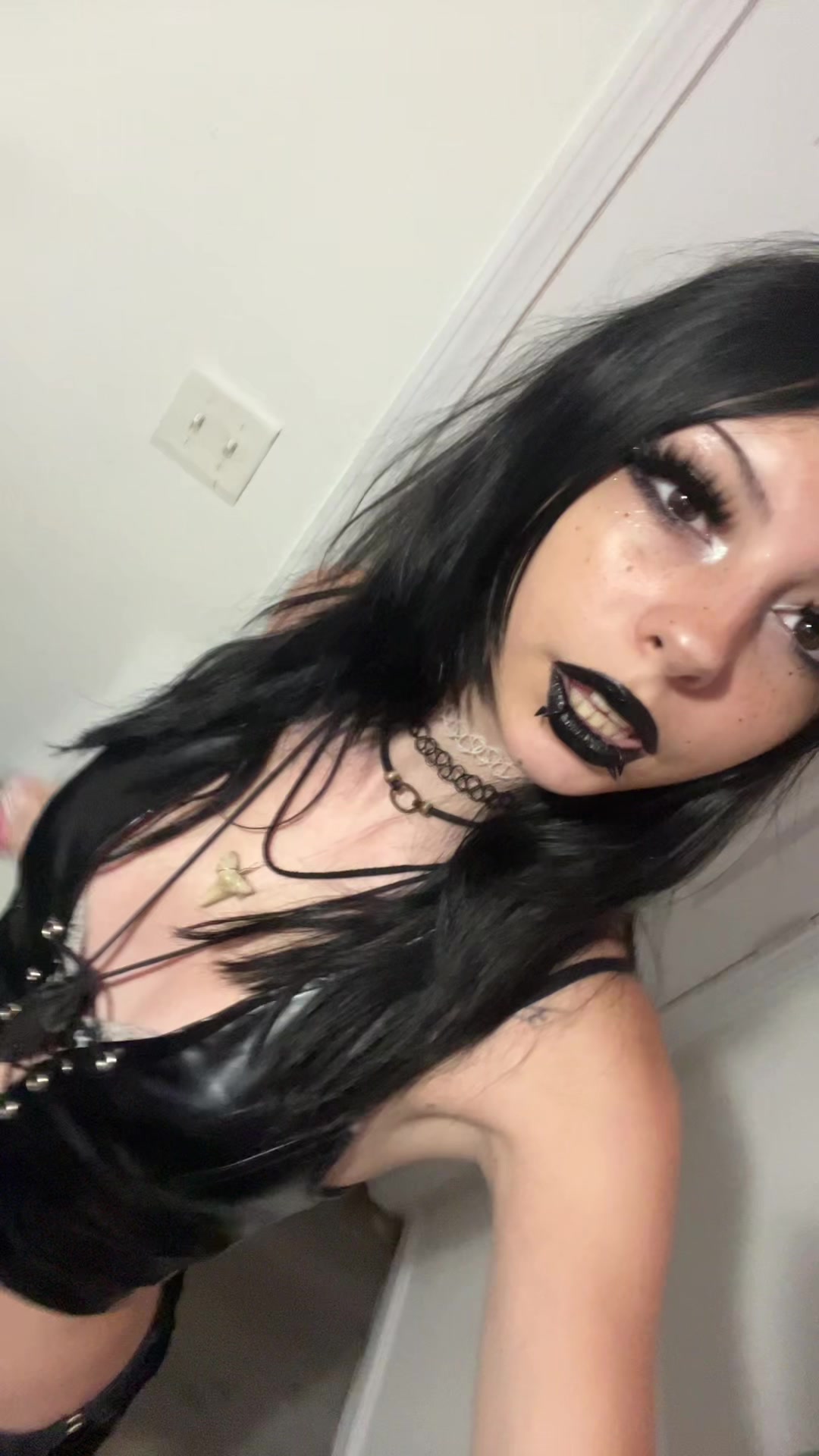 @≽^•༚• ྀི≼