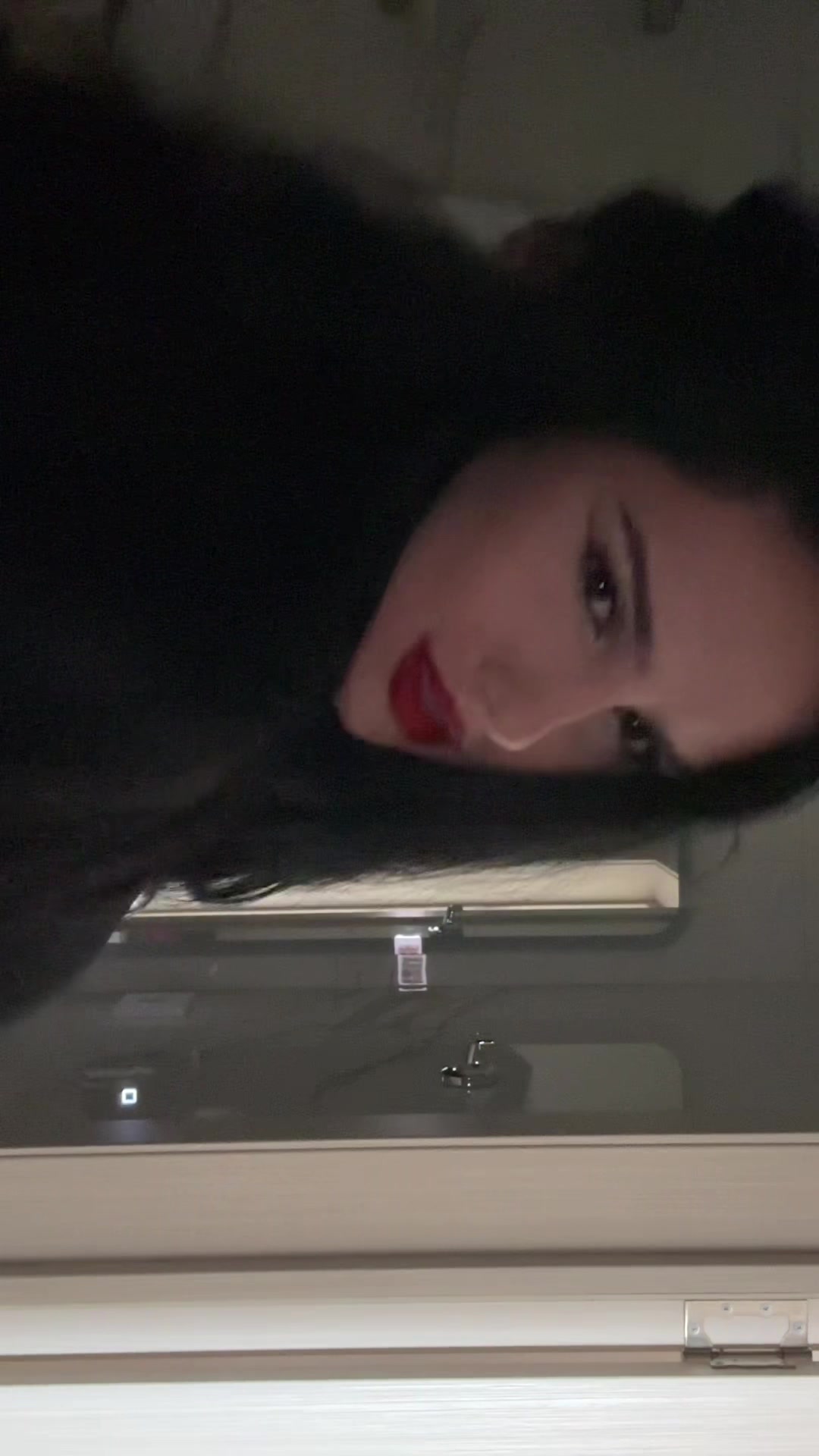 @натутя
