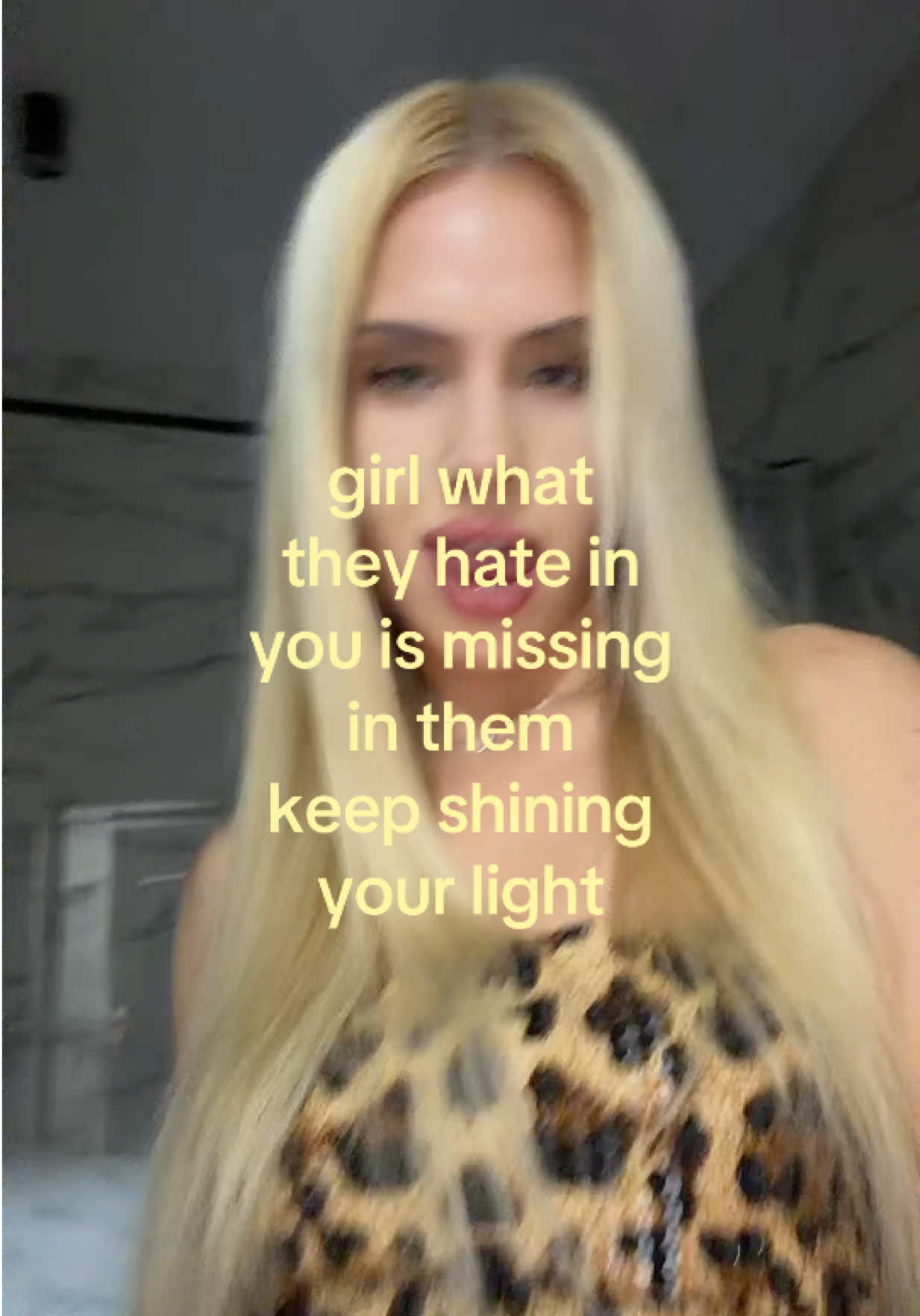 @Tania