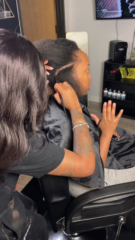 @Houston’s Braider/Lash Tech