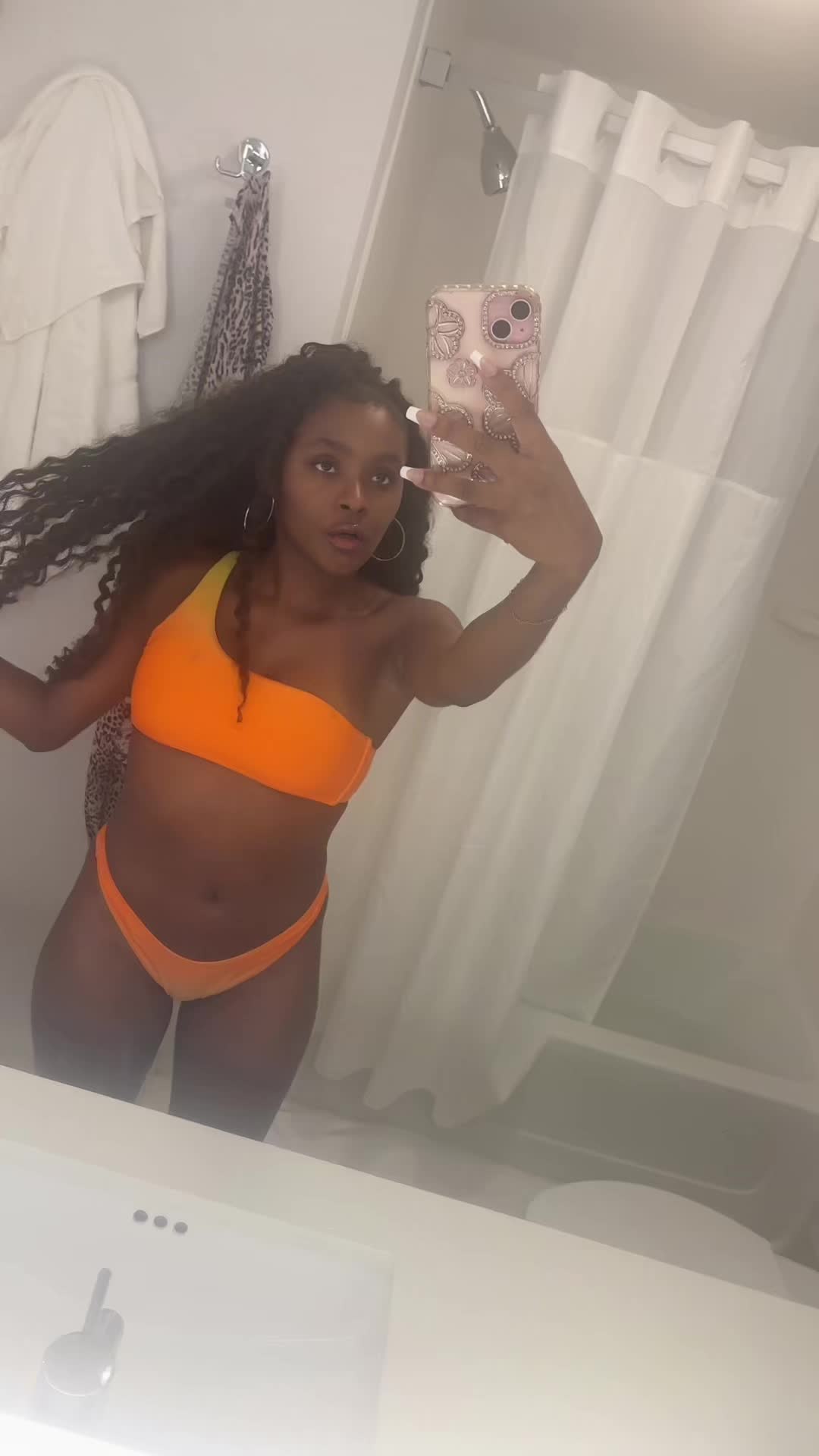 @SydneyThaBhaddest