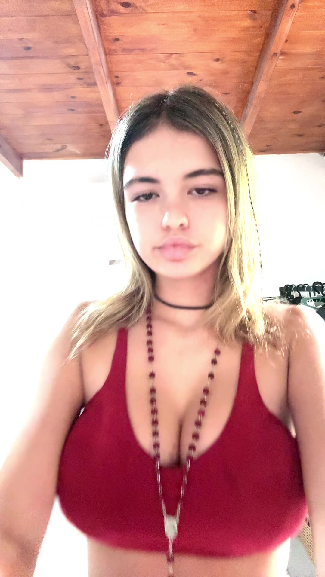 @user1794095832