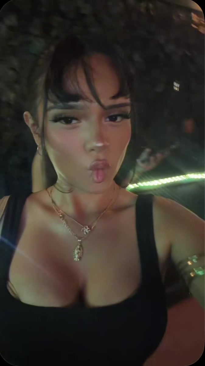 @latinaalexxx