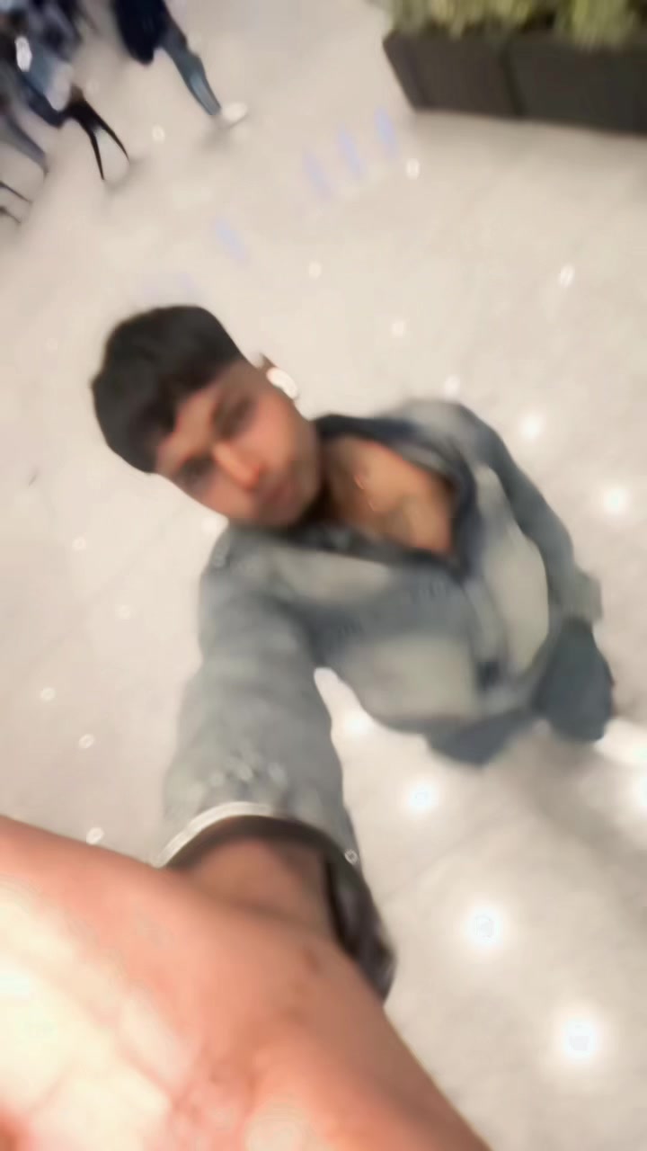 @@_look__.at.__me_