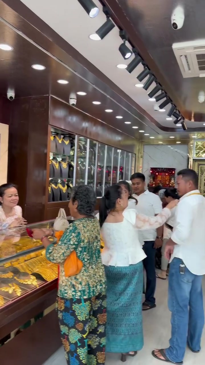 @ហាងមាសពេជ្រ ដាណាទ្រី