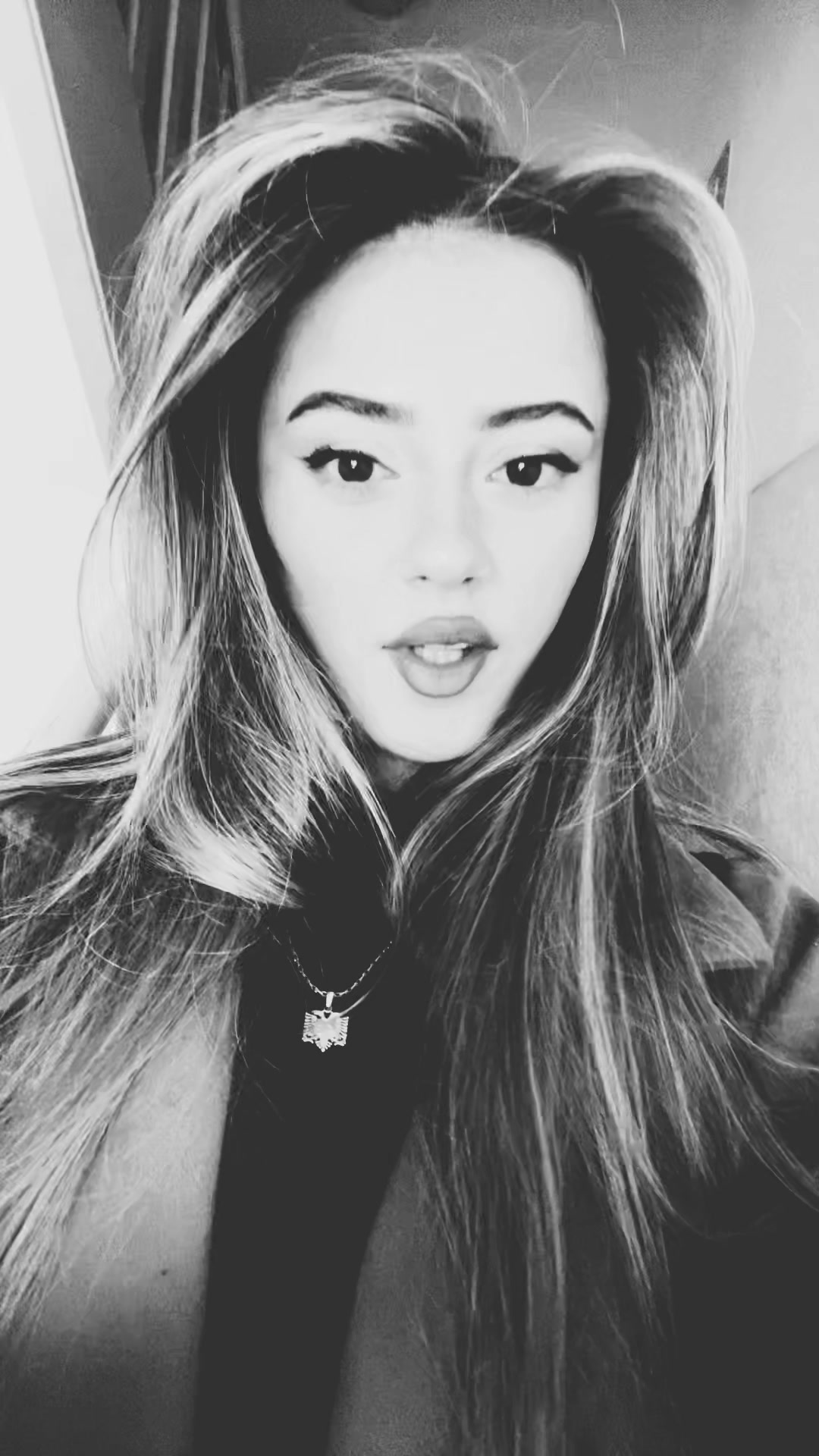 @deusheee