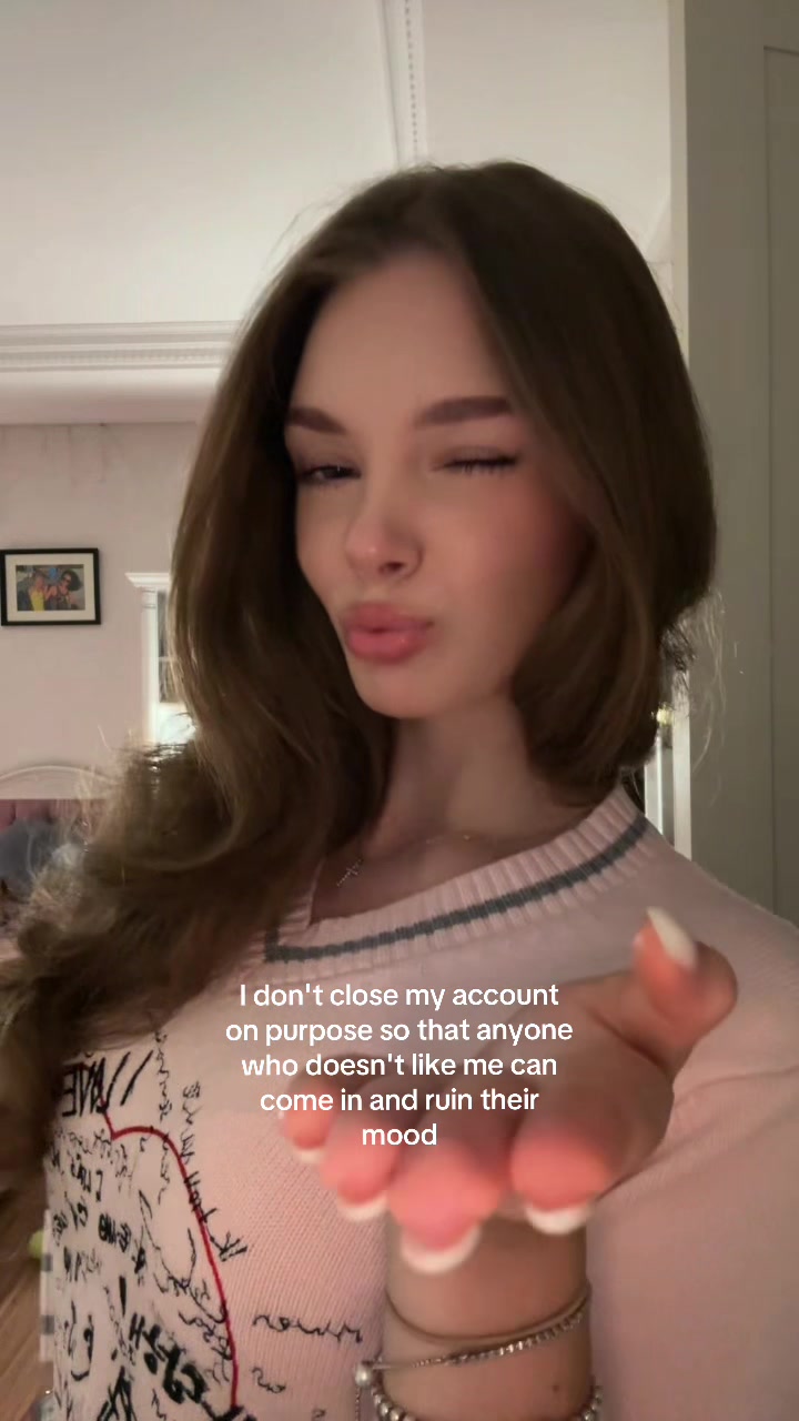 @Sophia