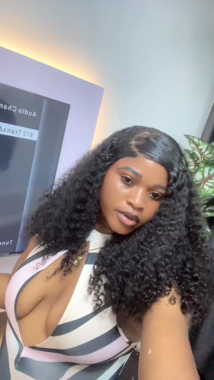 @kweenfavvy01