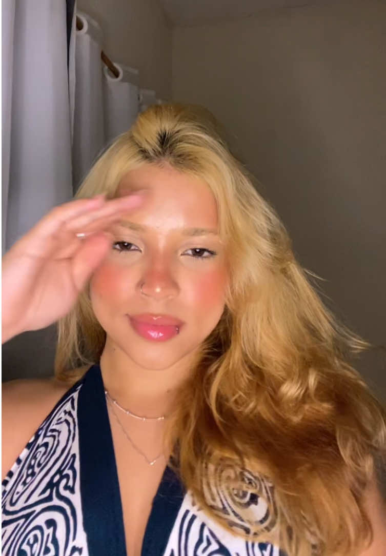 @mchelynz