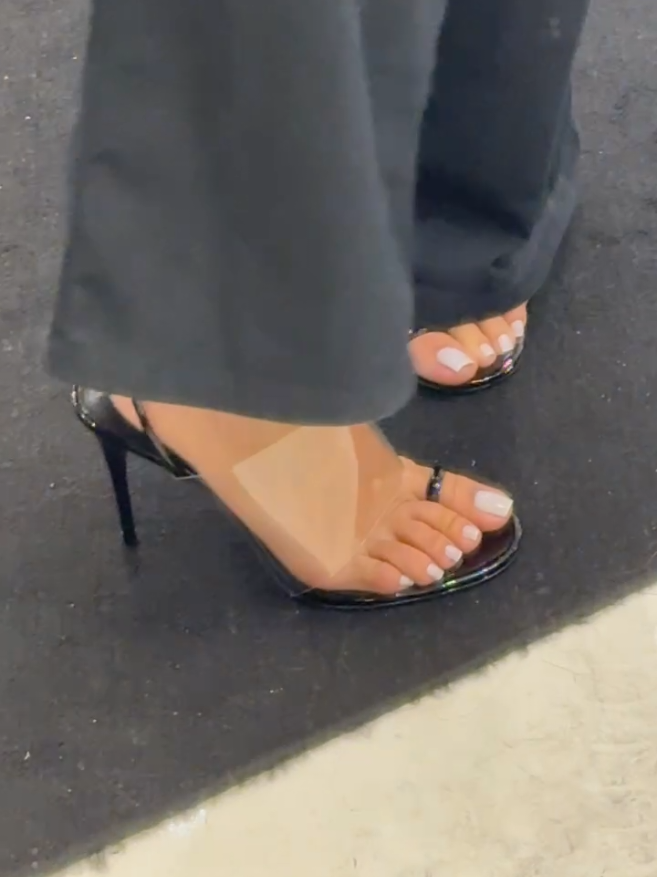 @Ana Feet