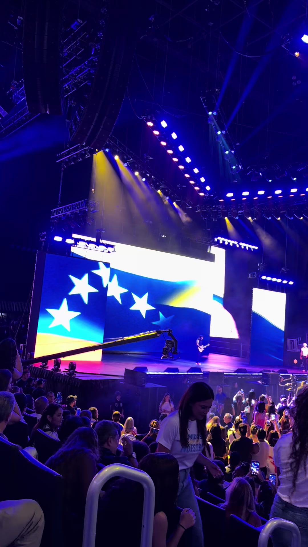 @Danubis123🇻🇪🇨🇺🇺🇸