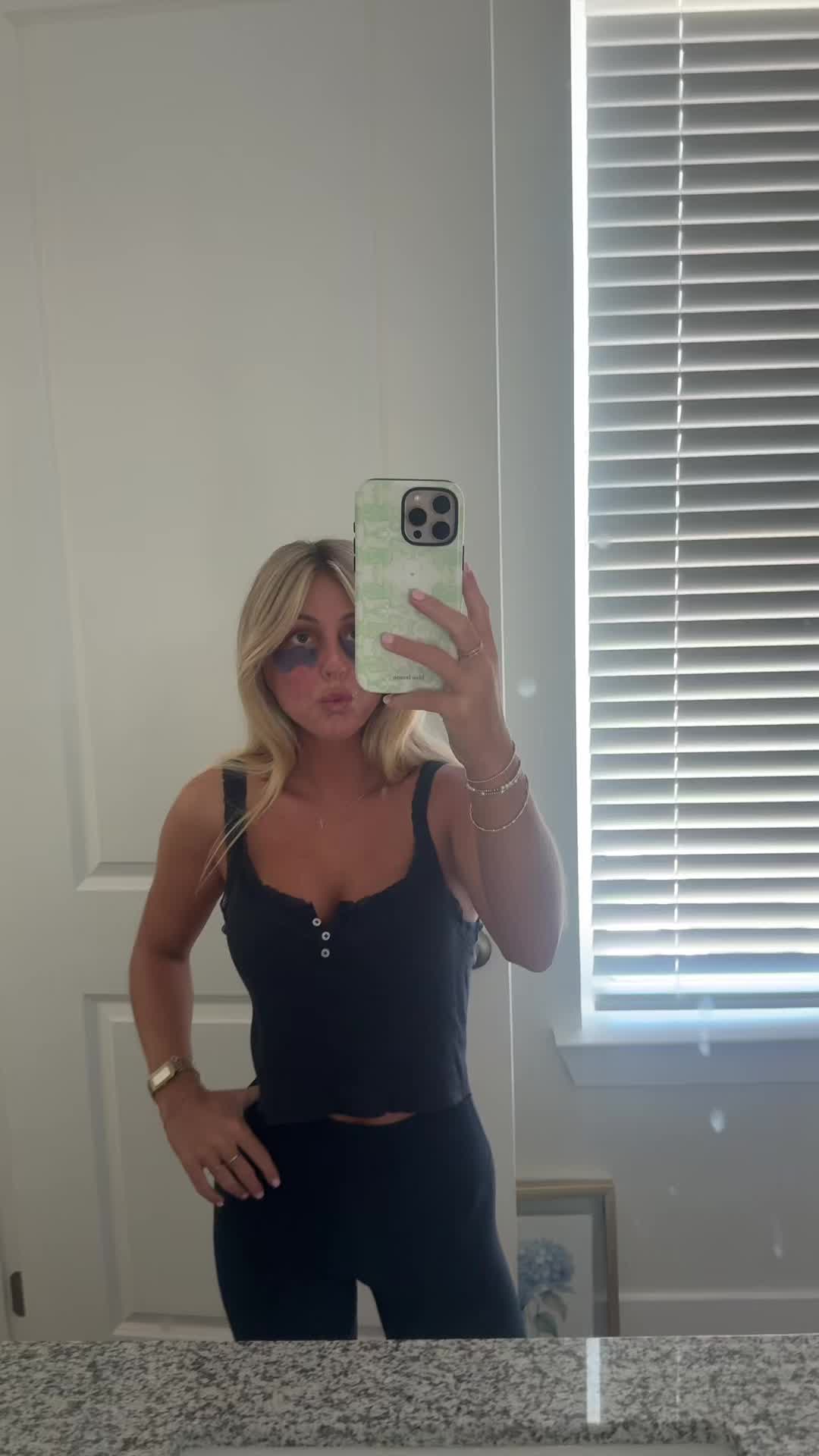 @AVA GALLO