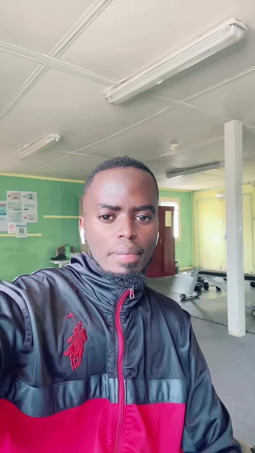 @Medi steady ug 😎