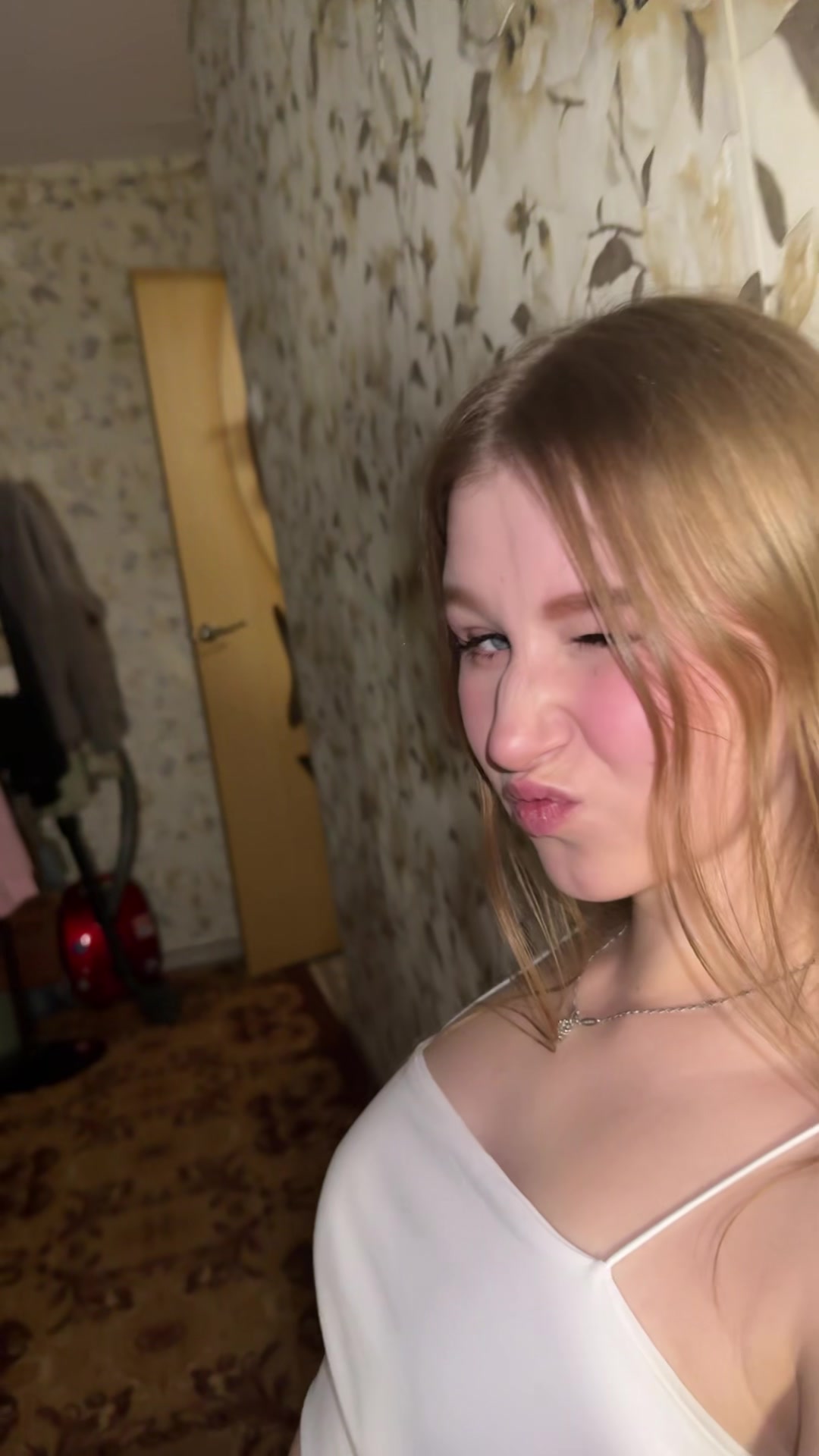 @тгк: ЯНА НЕСМЕЯНА