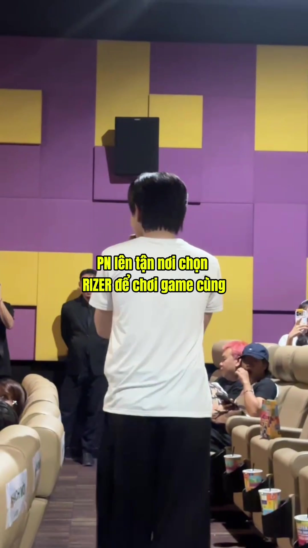 @Trạm Hóng Hớt
