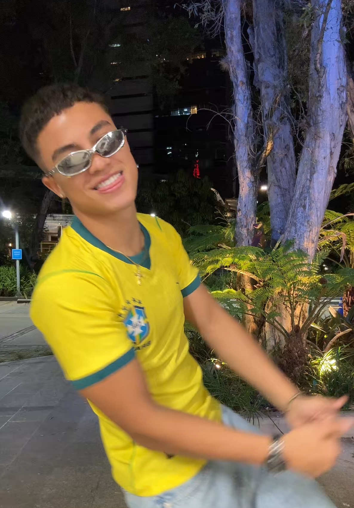 @𝐇𝐮𝐠𝐨 🦦