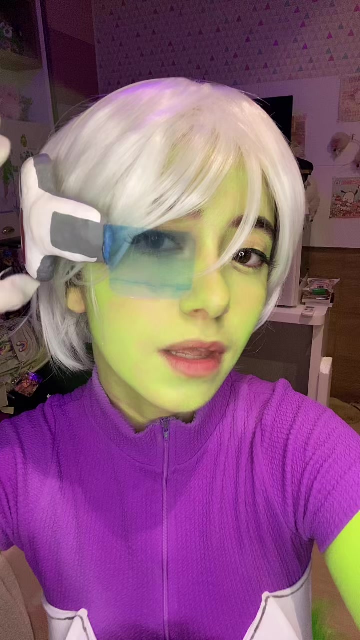 @𝘦𝘭𝘰𝘣𝘳𝘰𝘭𝘺