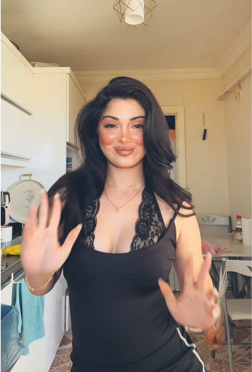 @Gözde Karataştan