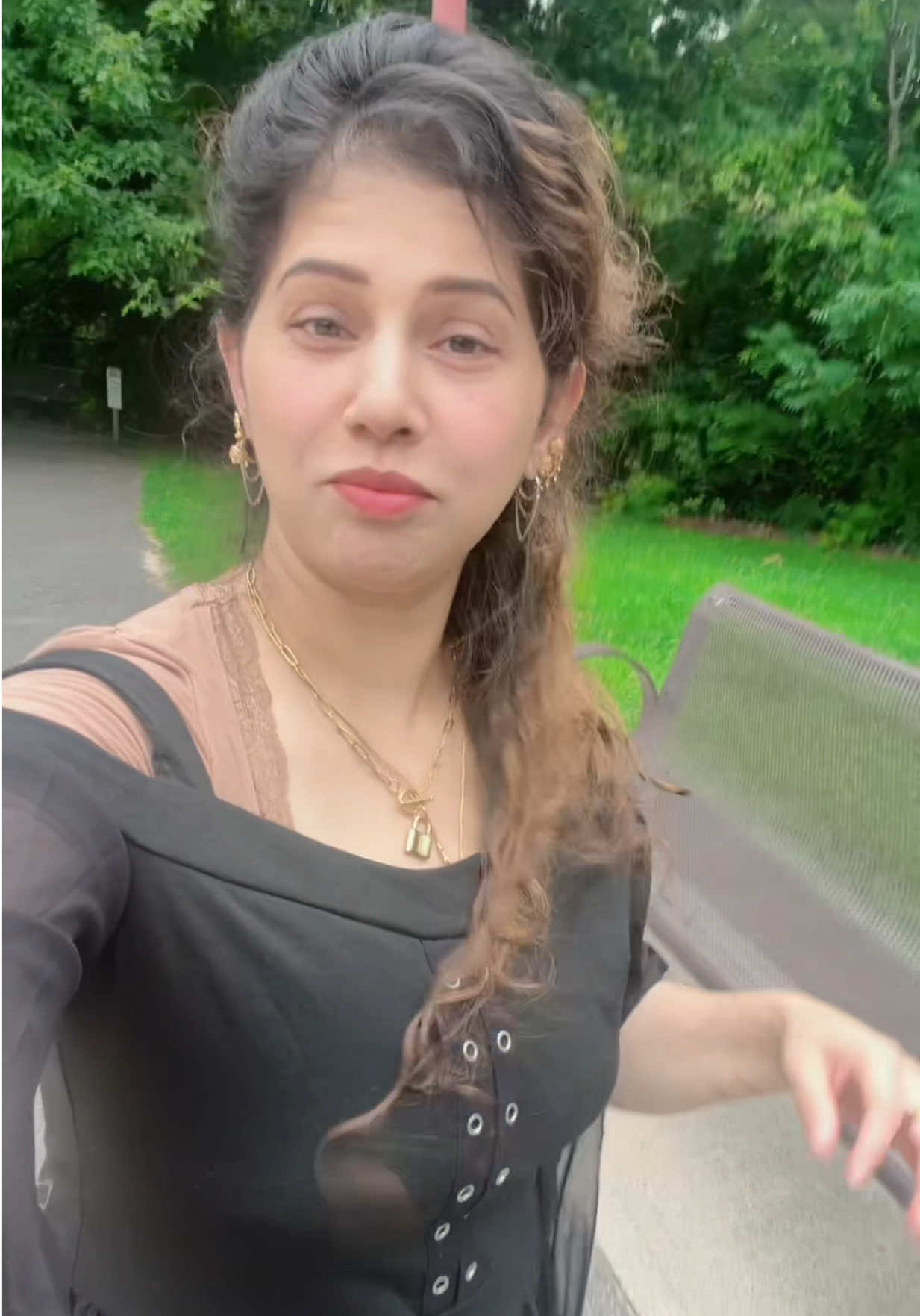 @momomalik20