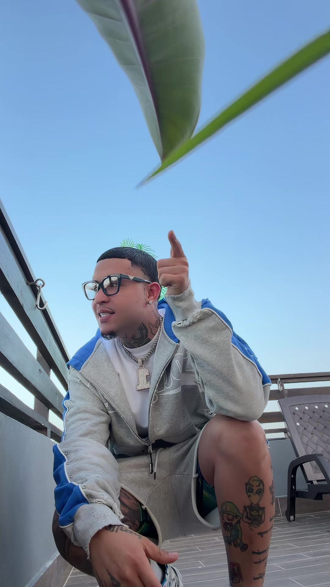 @JeyOne
