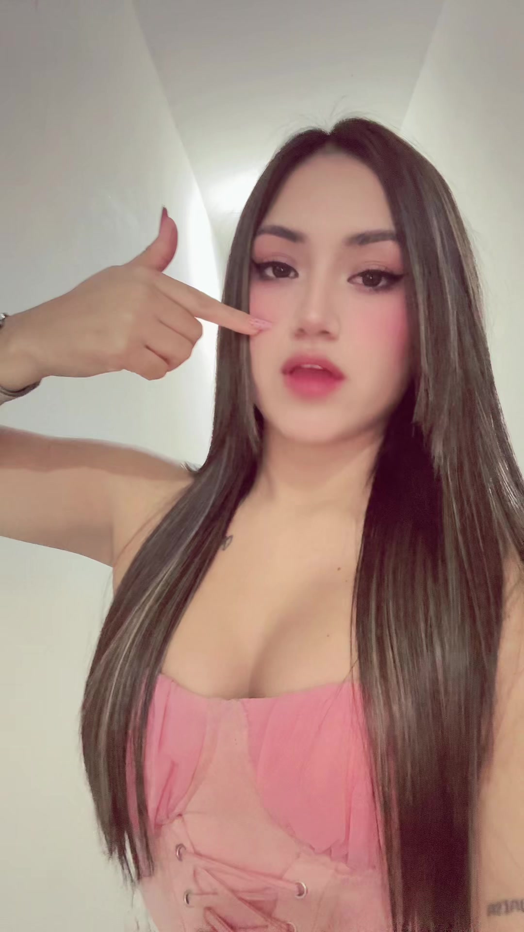 @𝐽ℎ𝑎𝑚𝑖𝑙𝑒𝑡ℎ 🌸