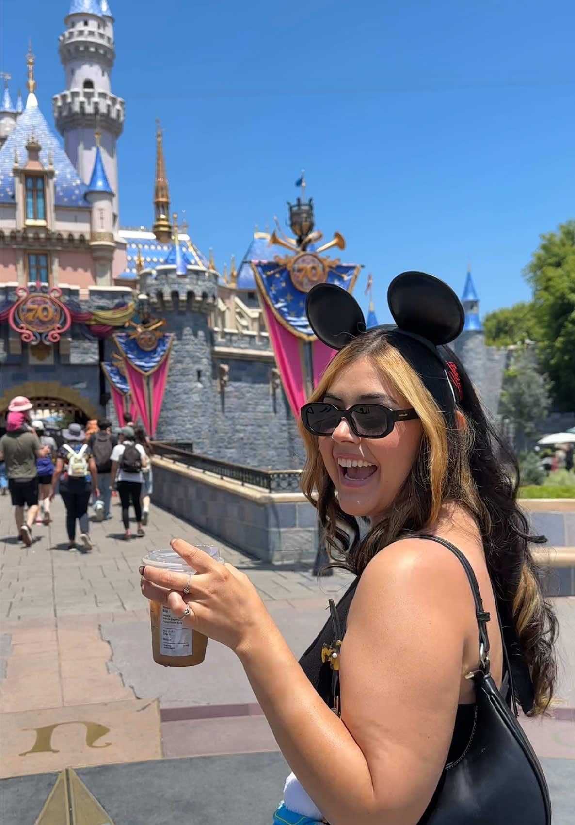 @Vanessa ✨🪩