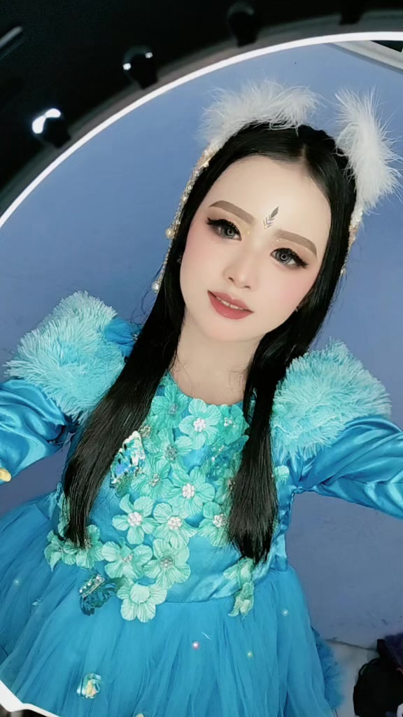 @🌸𝔹𝕖𝕝𝕝𝕒 ℂ𝕙𝕠𝕞𝕖𝕝𝕝🌸