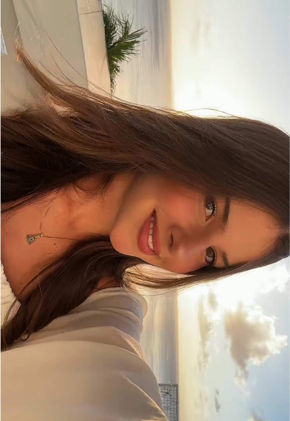 @LARACOSTAAB_