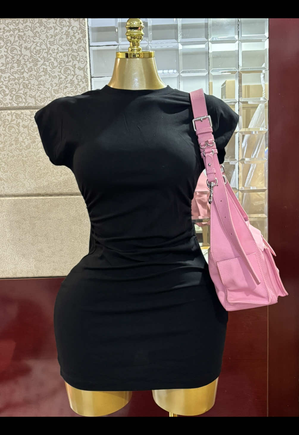 @Tess’s Sophistique Wears 🛍️