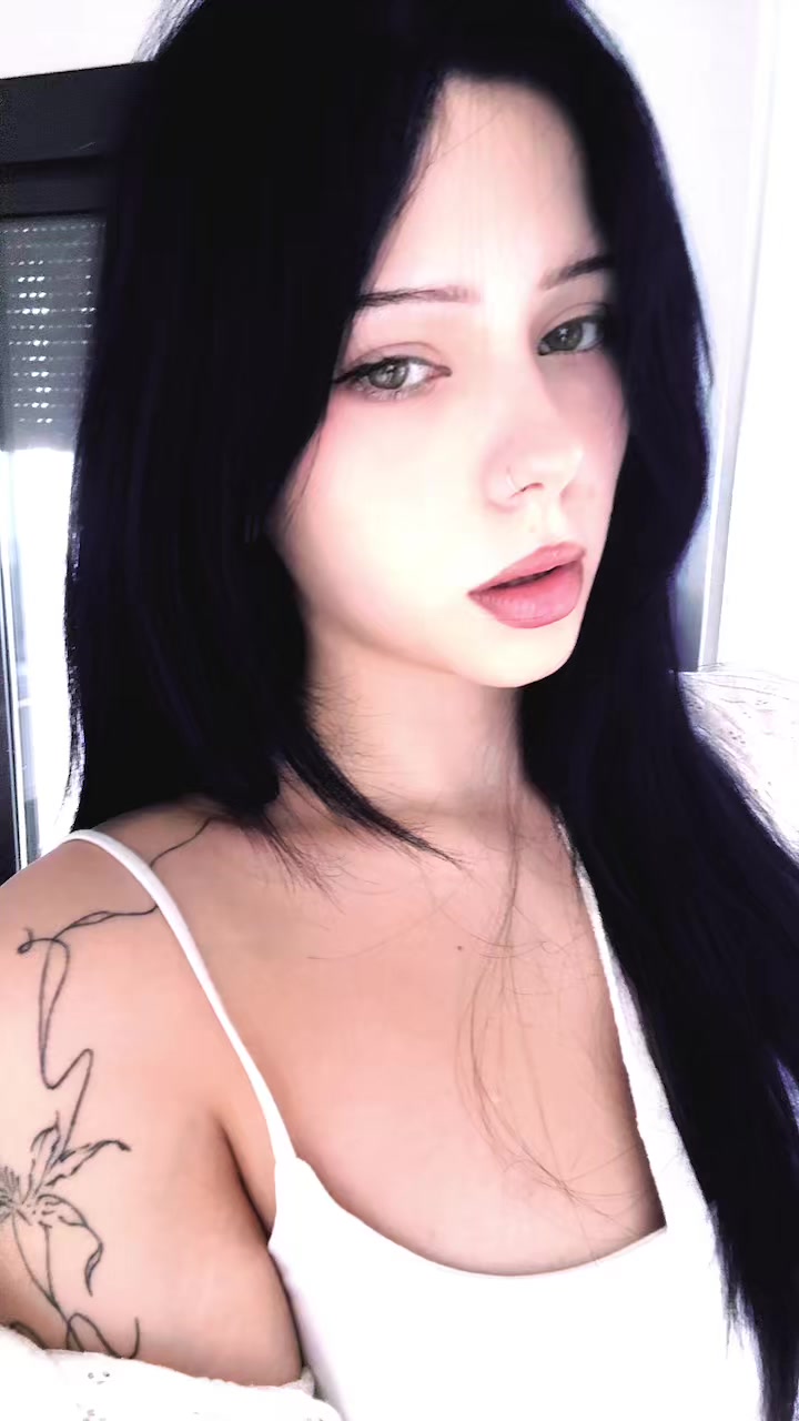 @✧・゚: * ❀ iva ❀: *✧・゚