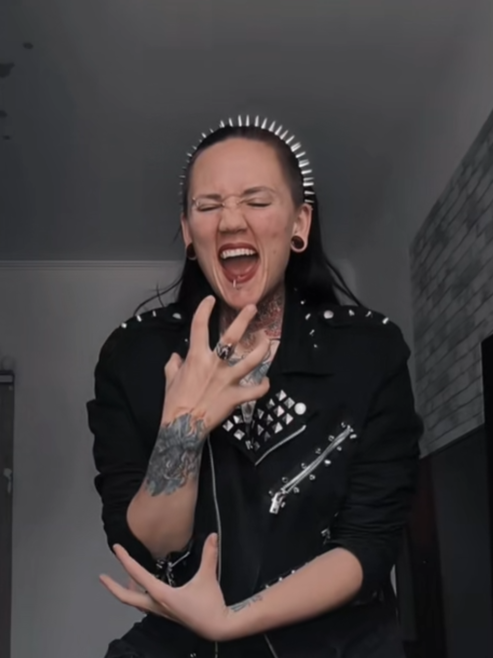 @Ninel_Metalgirl