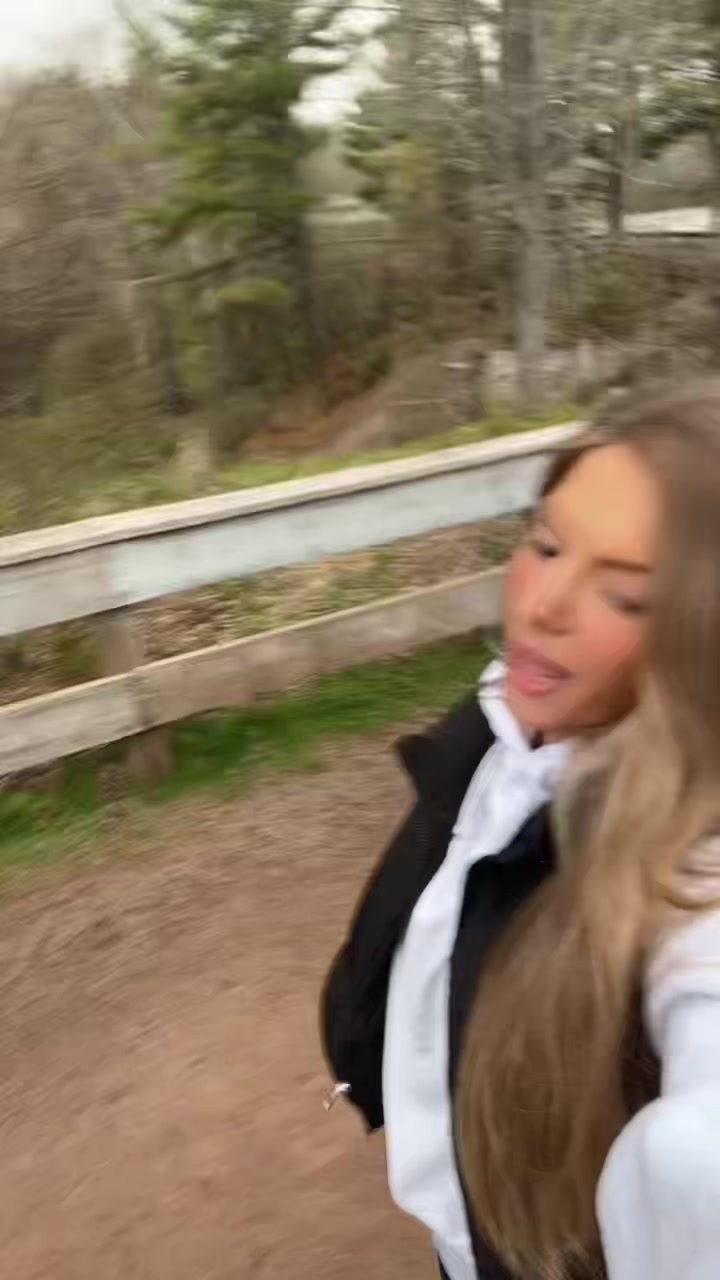 @cryssleb_