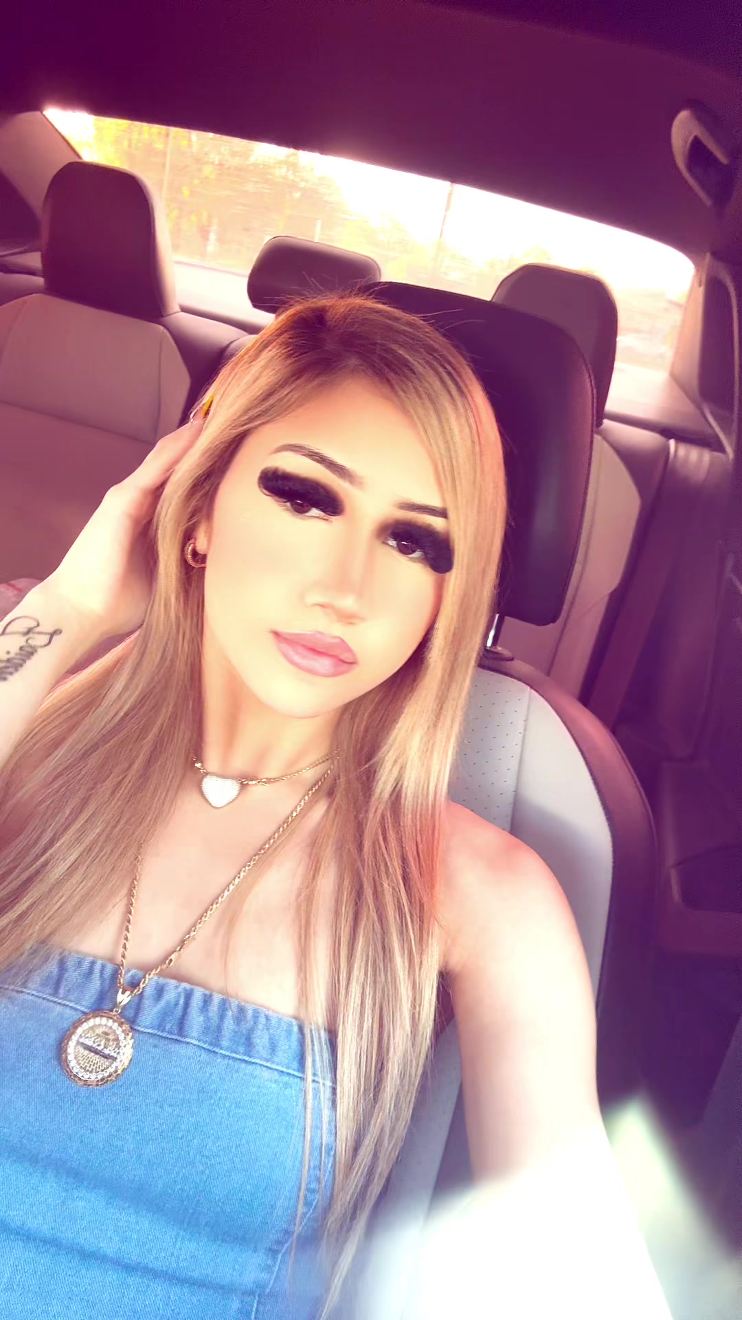 @Doll
