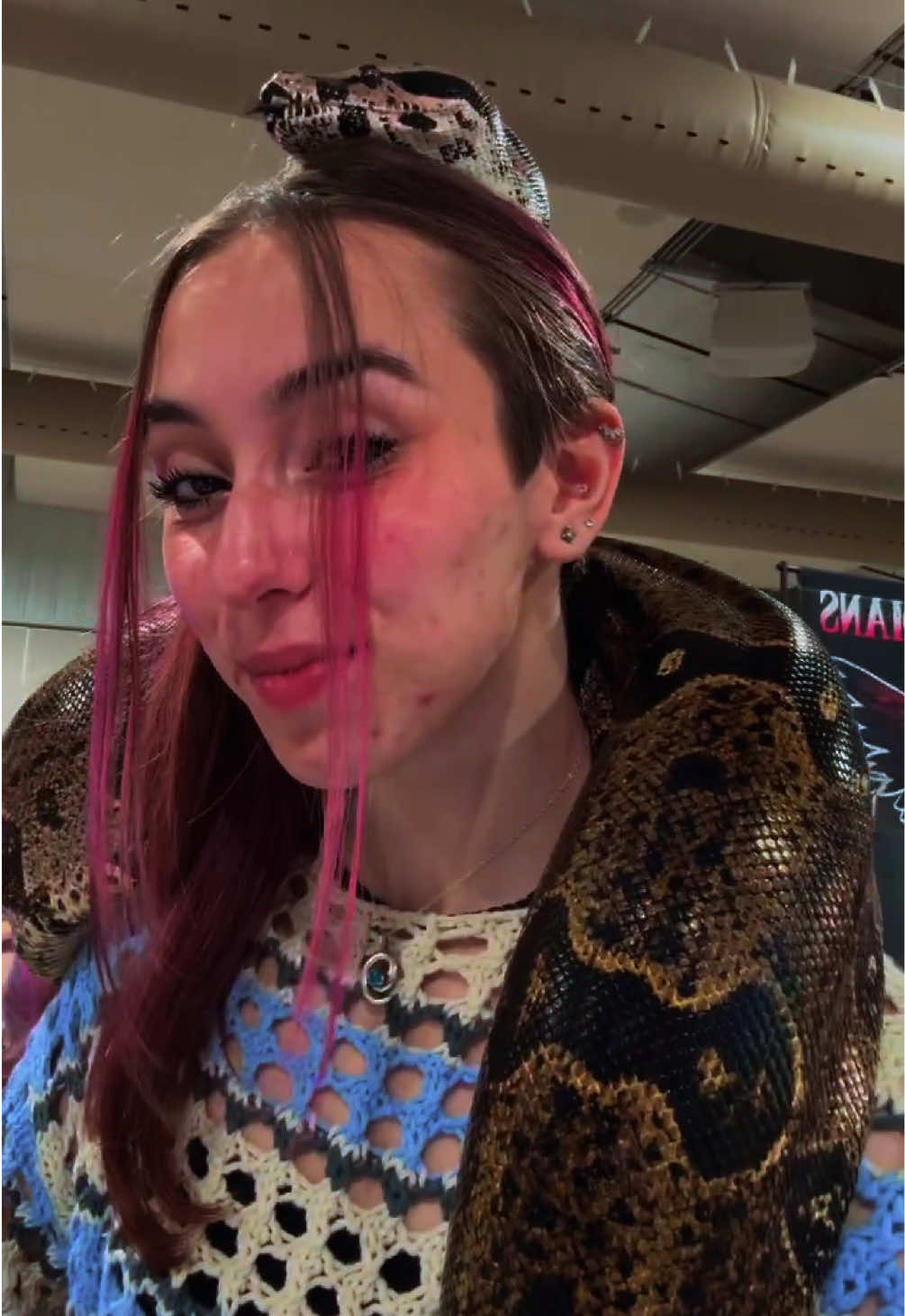 @:p