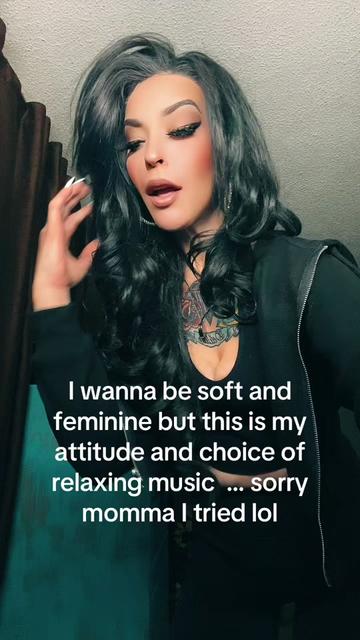 @Hollygohard