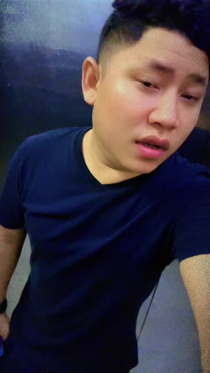 @अमृत गुरुङ💔🥀