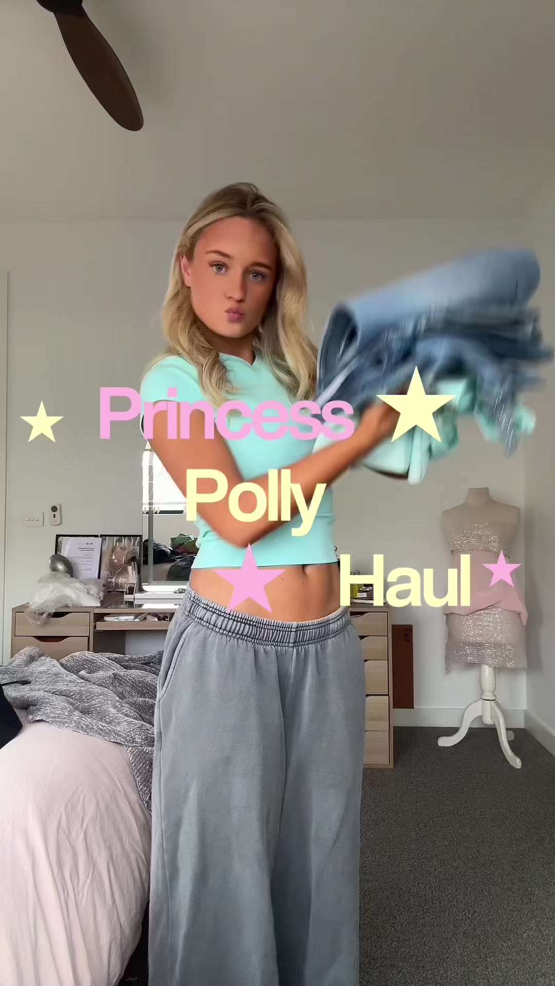 @bella hawkins 🪽