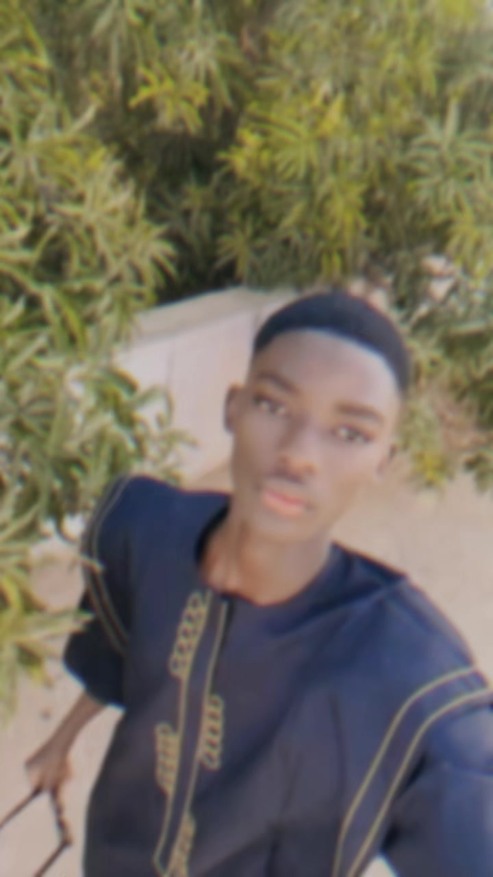 @Levizy