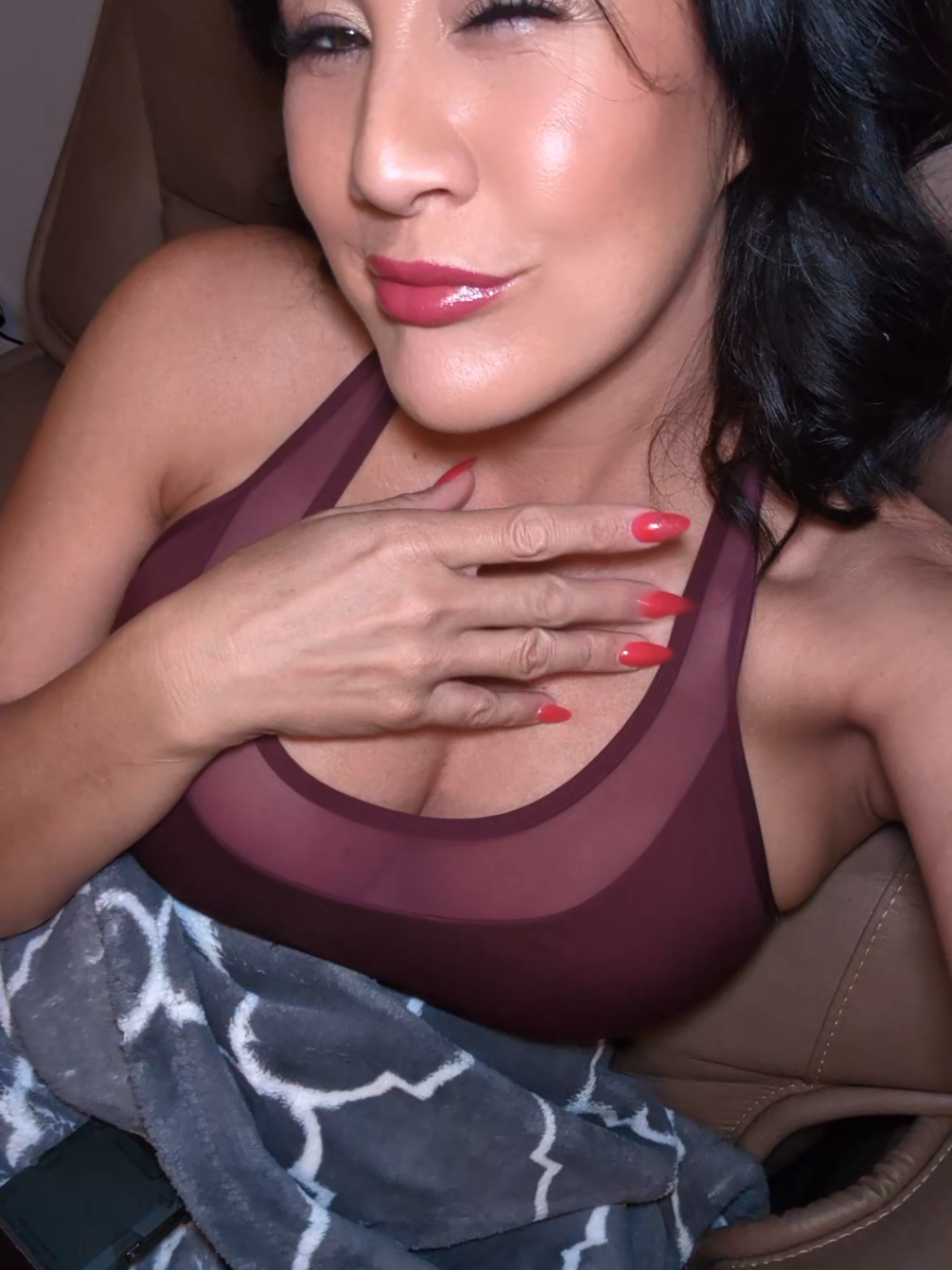 @MiaNavarro