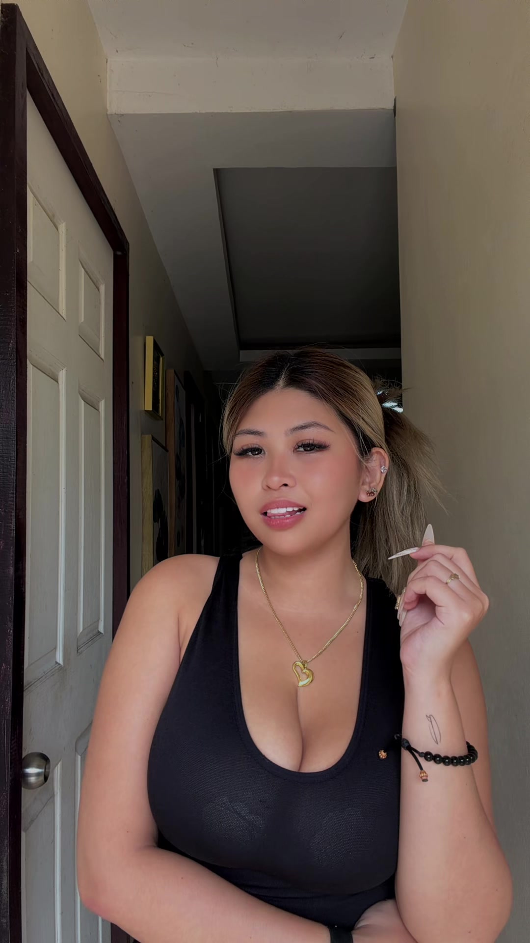 @RoxxieA