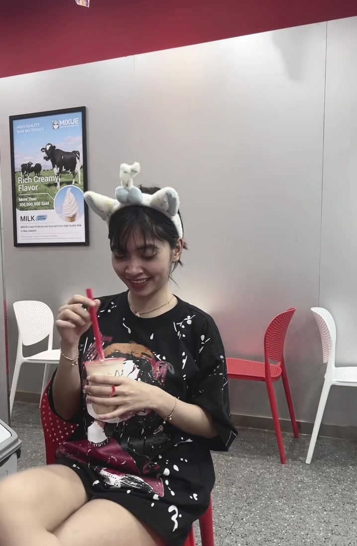 @Ployy