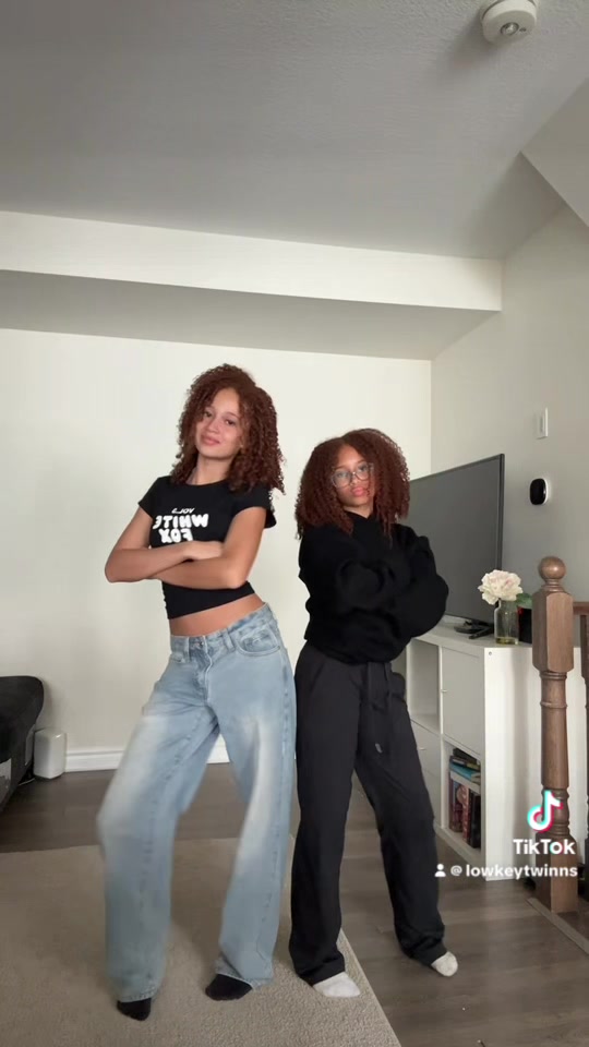 @👯&zwj;♀️